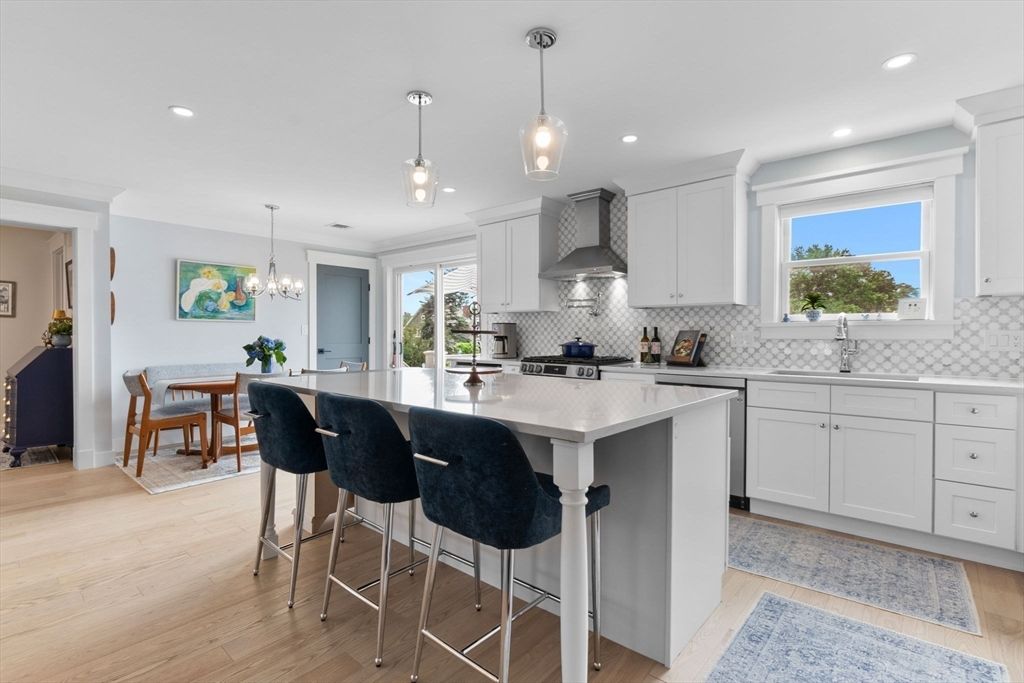 Dining room, Interior, Kitchen, Pendant Lights, Recessed Lighting, Stainless Steel Appliances, Wood Texture Flooring