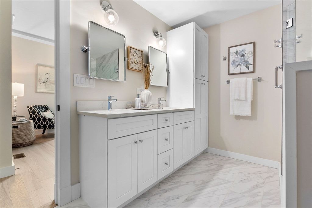 Bathroom, Dual Sink Vanities, Interior, Marble