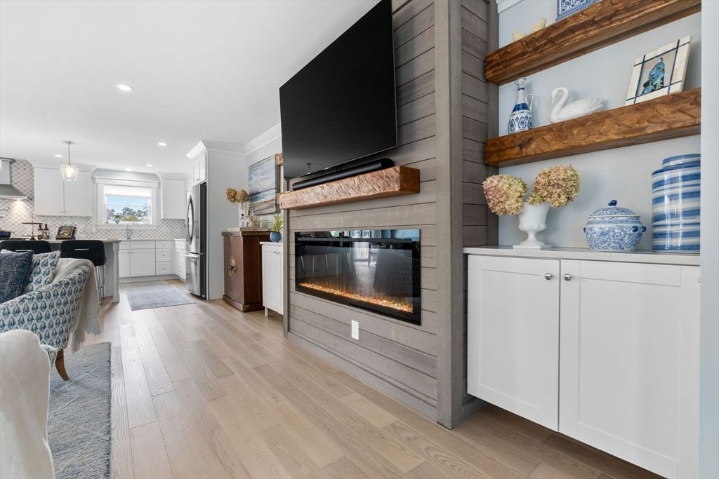 Fireplace, Interior, Kitchen, Pendant Lights, Recessed Lighting, Stainless Steel Appliances, Wood Texture Flooring