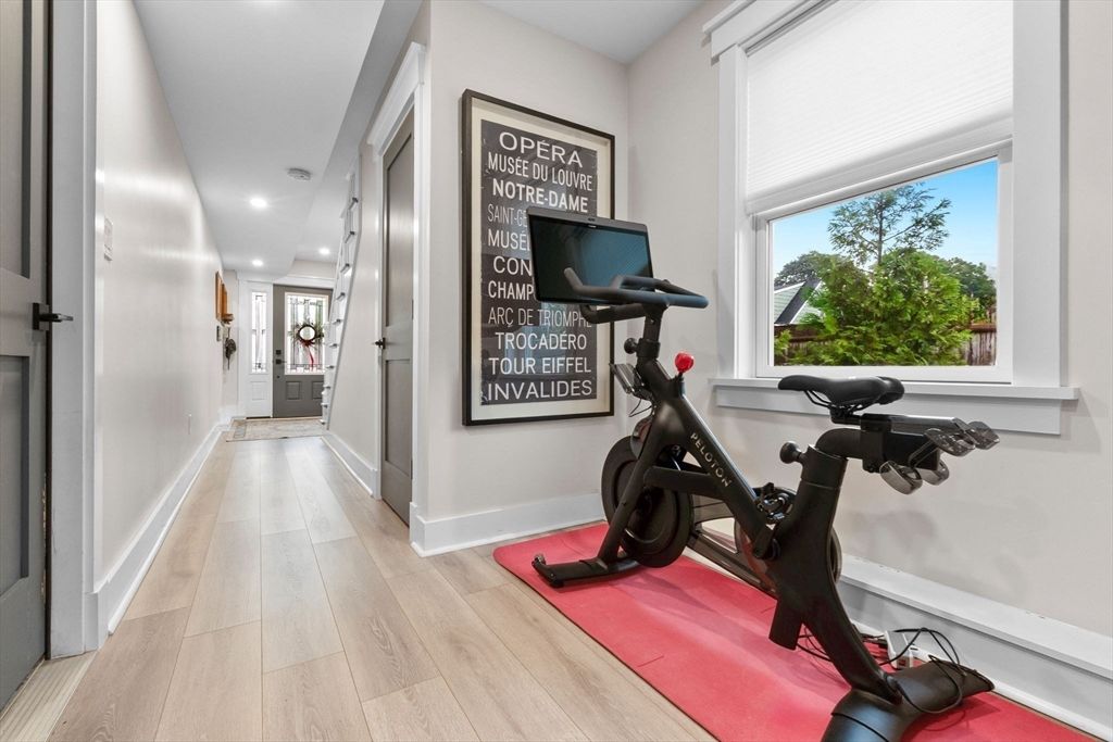 Fitness Equipment, Interior, Recessed Lighting, Wood Texture Flooring