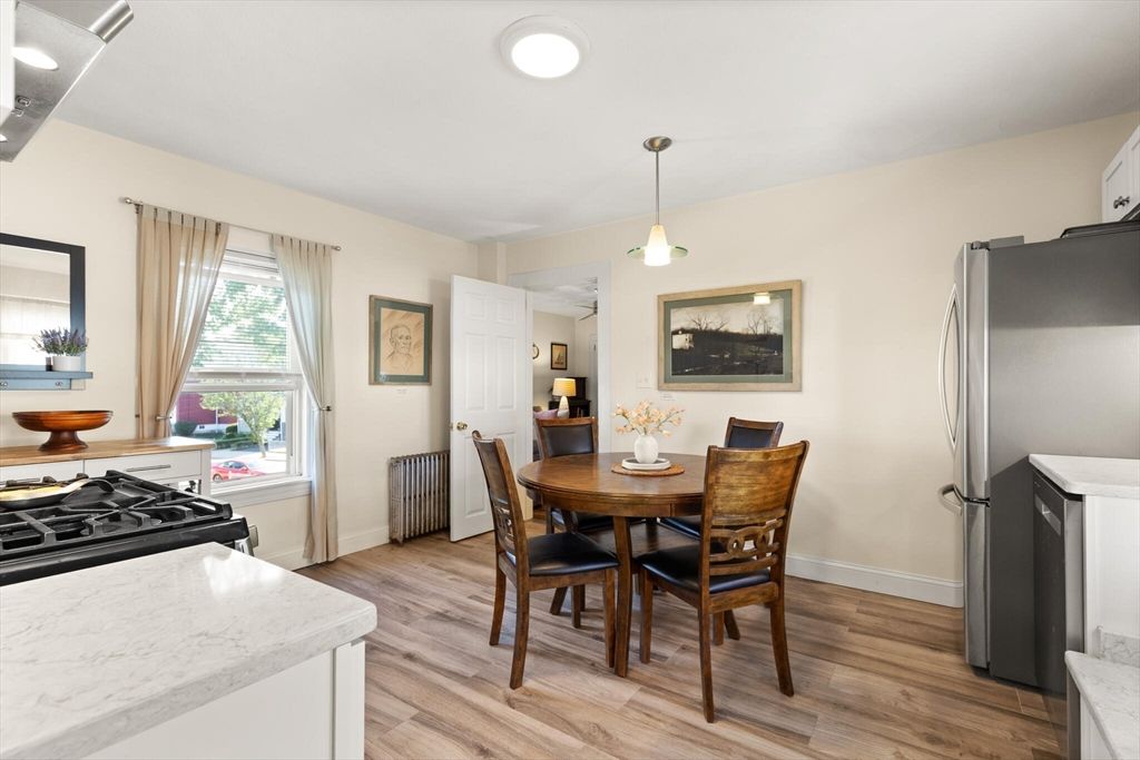 Dining room, Interior, Kitchen, Pendant Lights, Recessed Lighting, Wood Texture Flooring