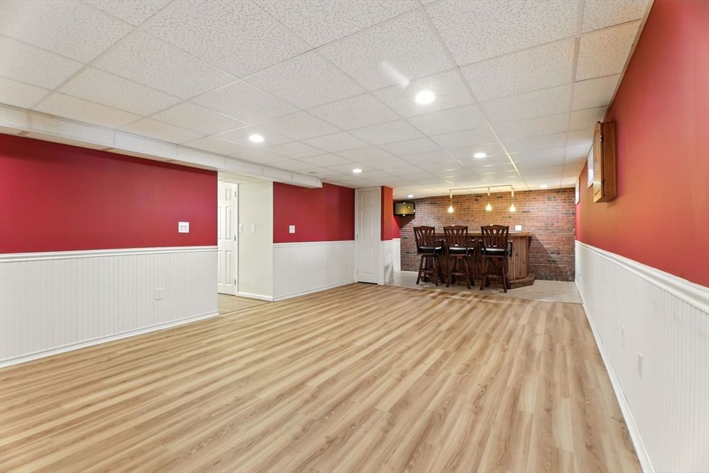 Empty room, Interior, Pendant Lights, Recessed Lighting, Stone Walls, Wood Texture Flooring