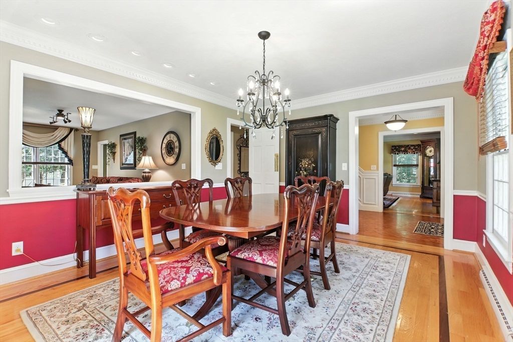 Chandelier, Dining room, Interior, Recessed Lighting, Wood Texture Flooring
