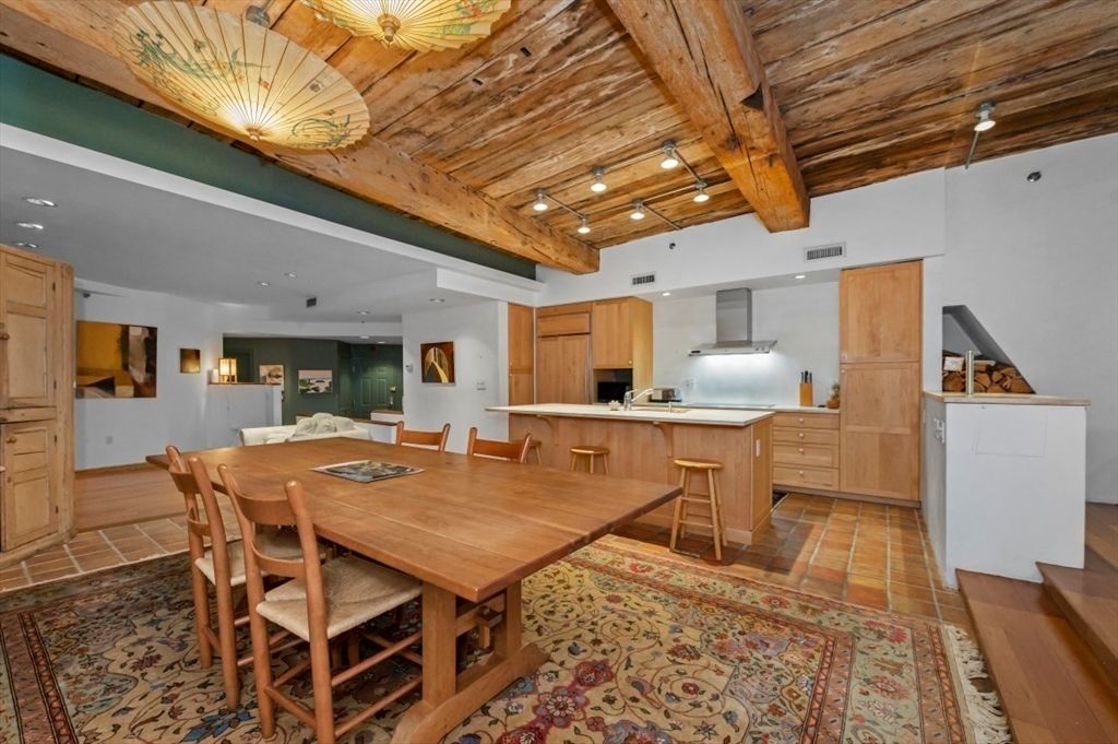 Dining room, Interior, Kitchen, Recessed Lighting, Stainless Steel Appliances, Wooden Beams, Wooden Ceilings