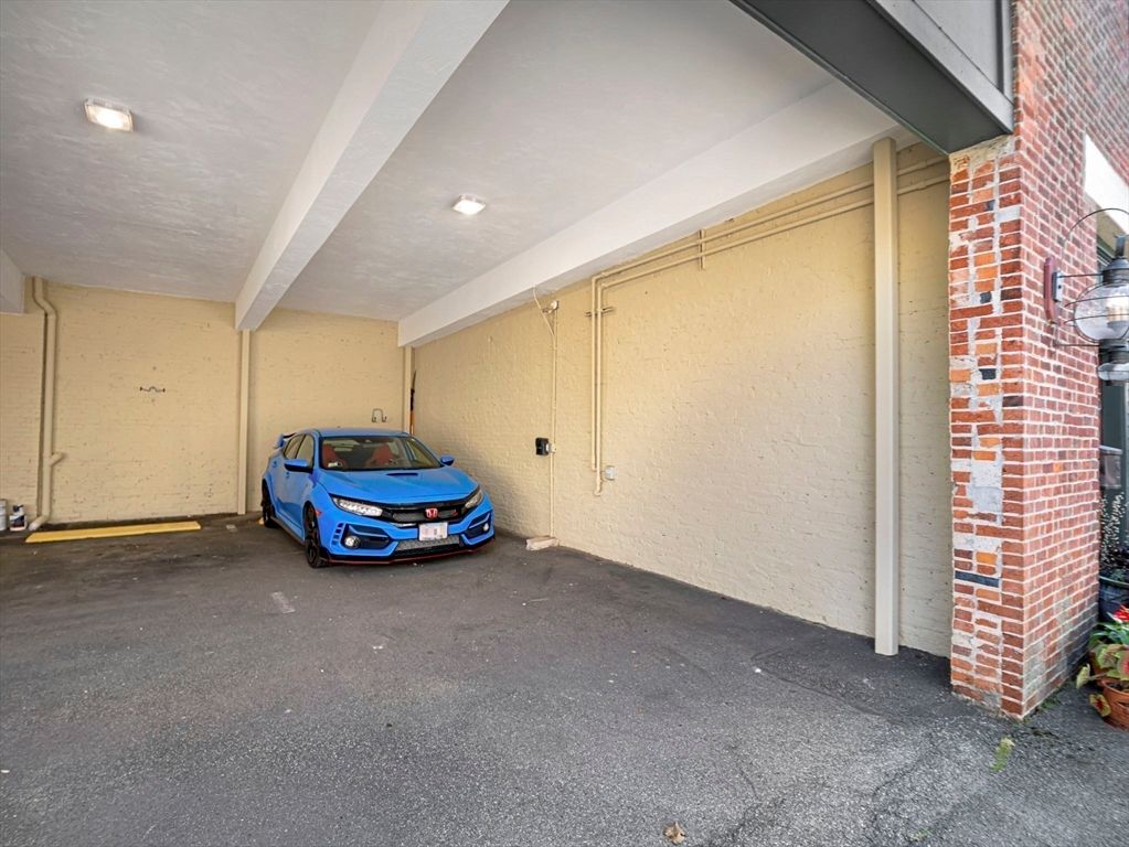 Garage, Interior