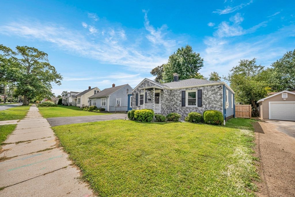 Backyard, Detached Garage, Exterior