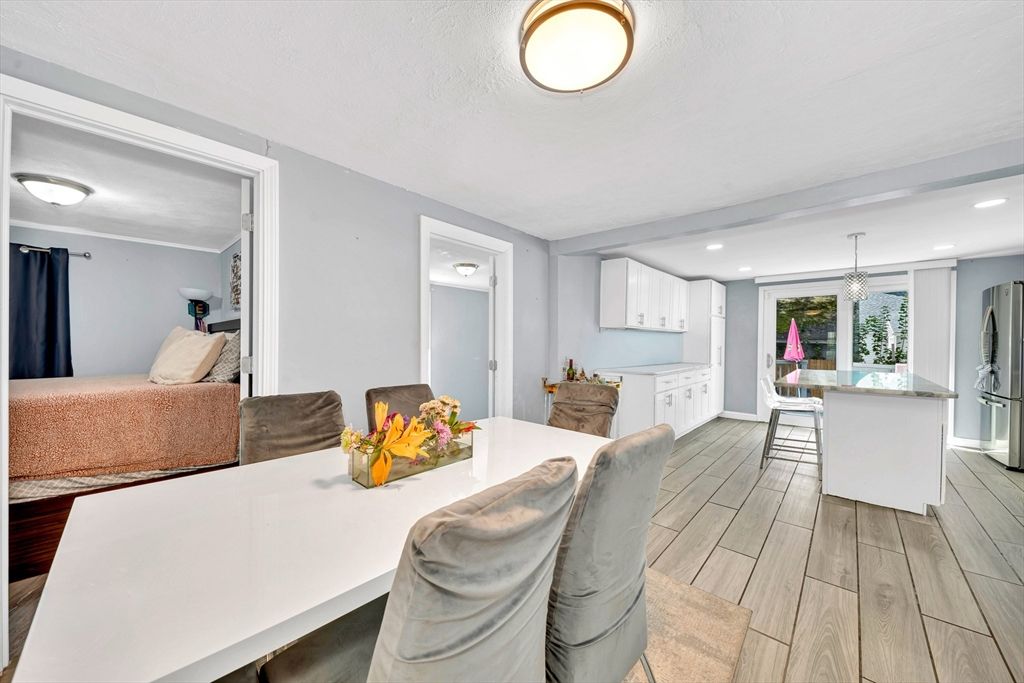 Bedroom, Interior, Kitchen, Pendant Lights, Recessed Lighting, Wood Texture Flooring