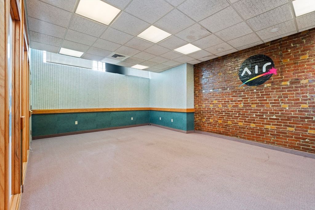 Empty room, Interior, Recessed Lighting, Stone Walls