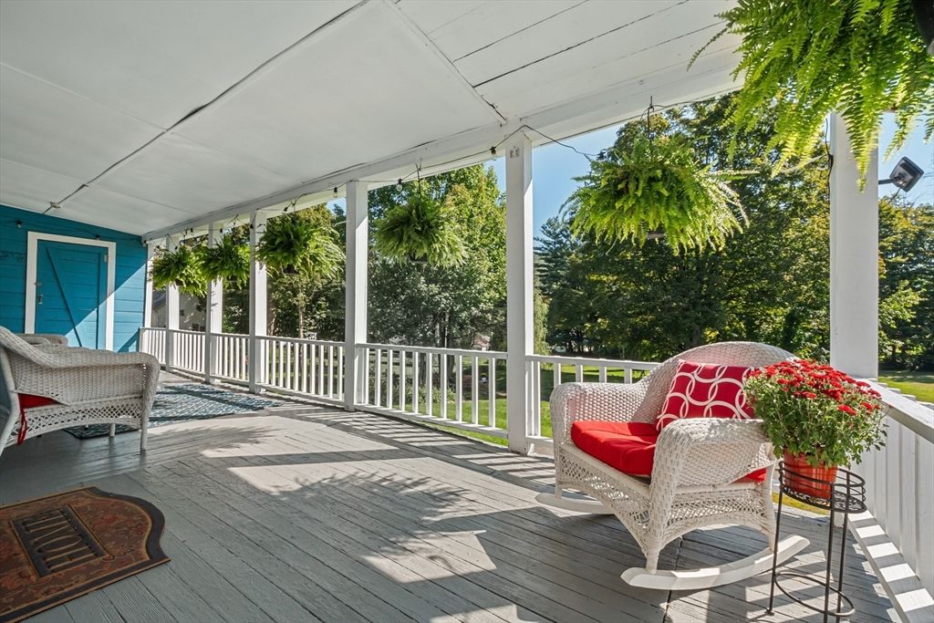 Interior, Sun Room, Wood Texture Flooring