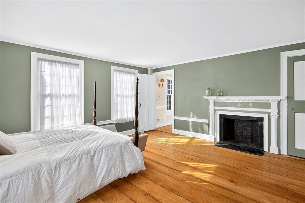 Bedroom, Fireplace, Interior, Wood Texture Flooring
