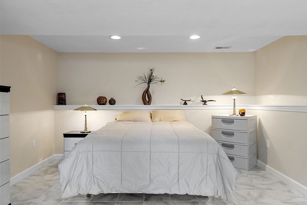 Bedroom, Interior, Marble, Recessed Lighting