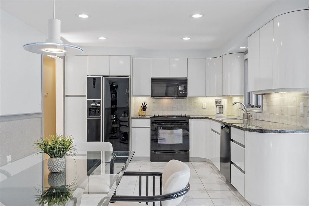 Interior, Kitchen, Marble, Pendant Lights, Recessed Lighting