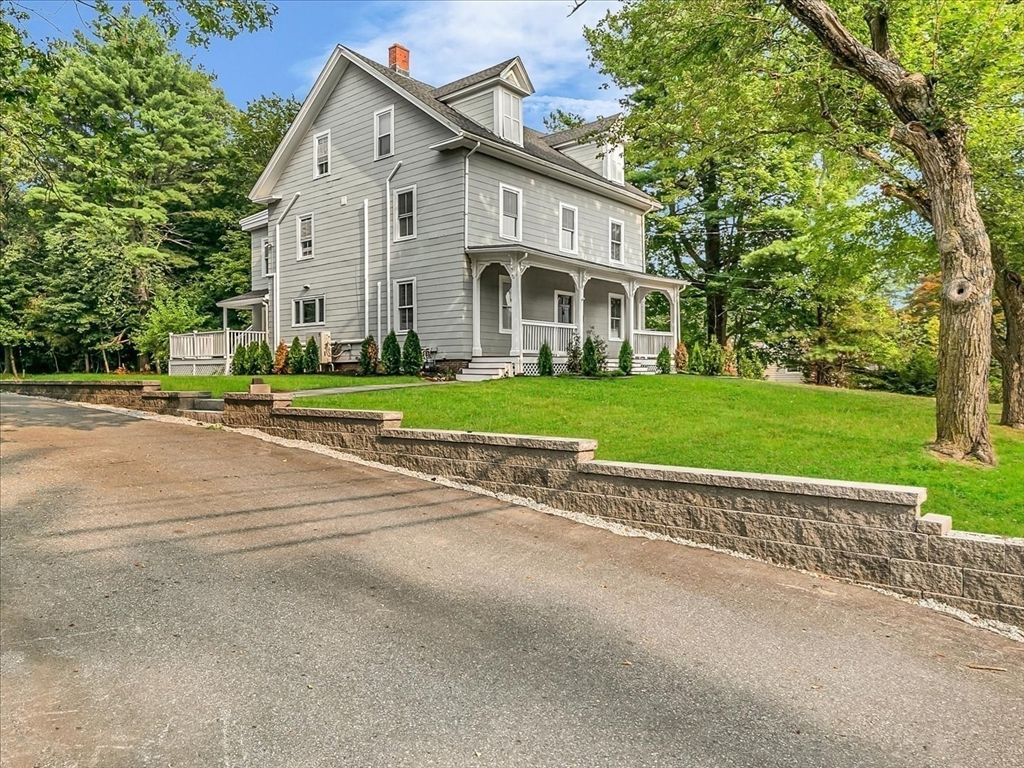Backyard, Exterior, Facade, Queen Anne Victorian