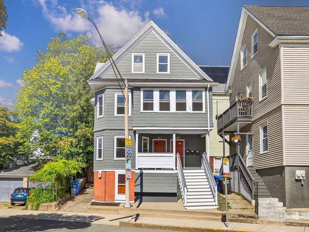 Exterior, Facade, Queen Anne Victorian
