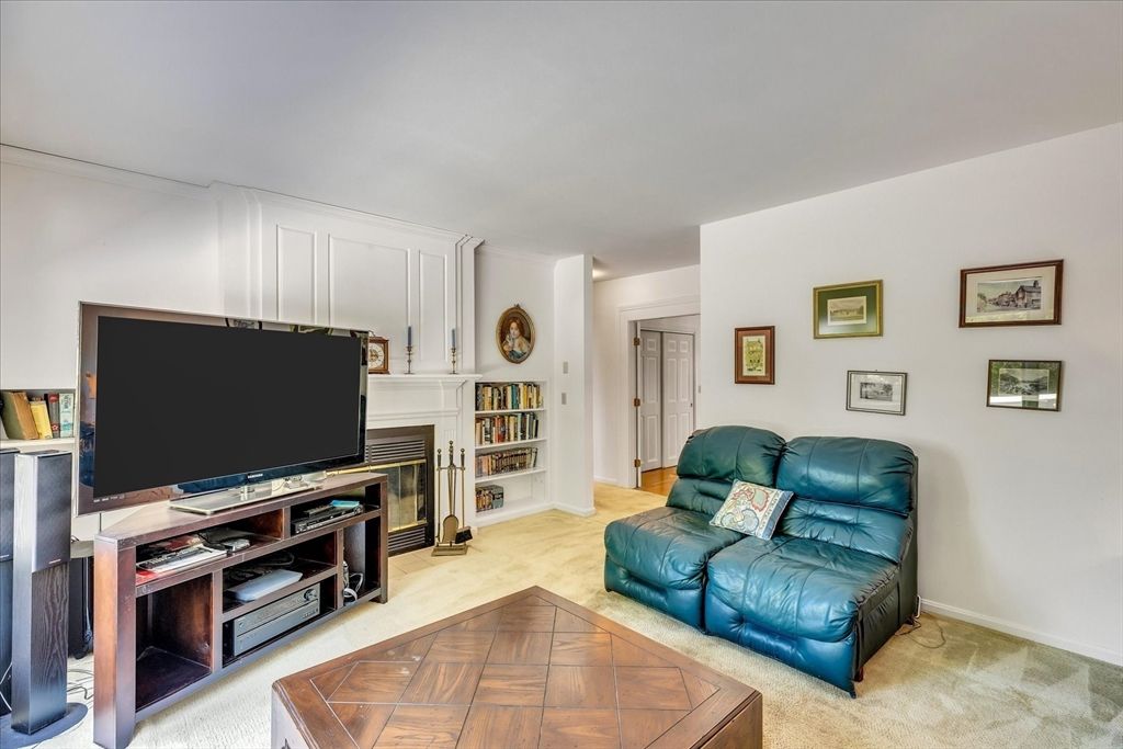 Fireplace, Interior, Living room