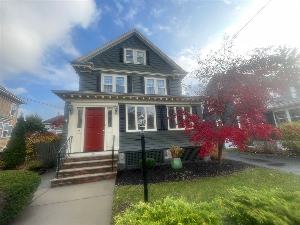 Exterior, Facade, Queen Anne Victorian