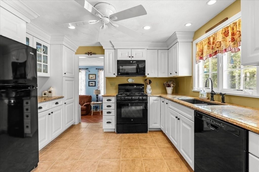 Interior, Kitchen, Recessed Lighting
