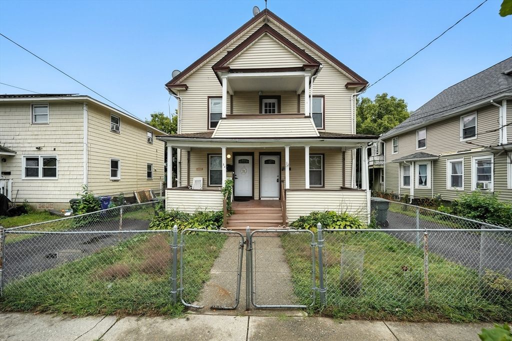 Exterior, Facade, Queen Anne Victorian