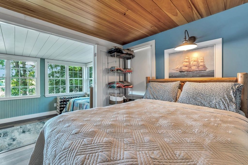 Bedroom, Interior, Wooden Ceilings