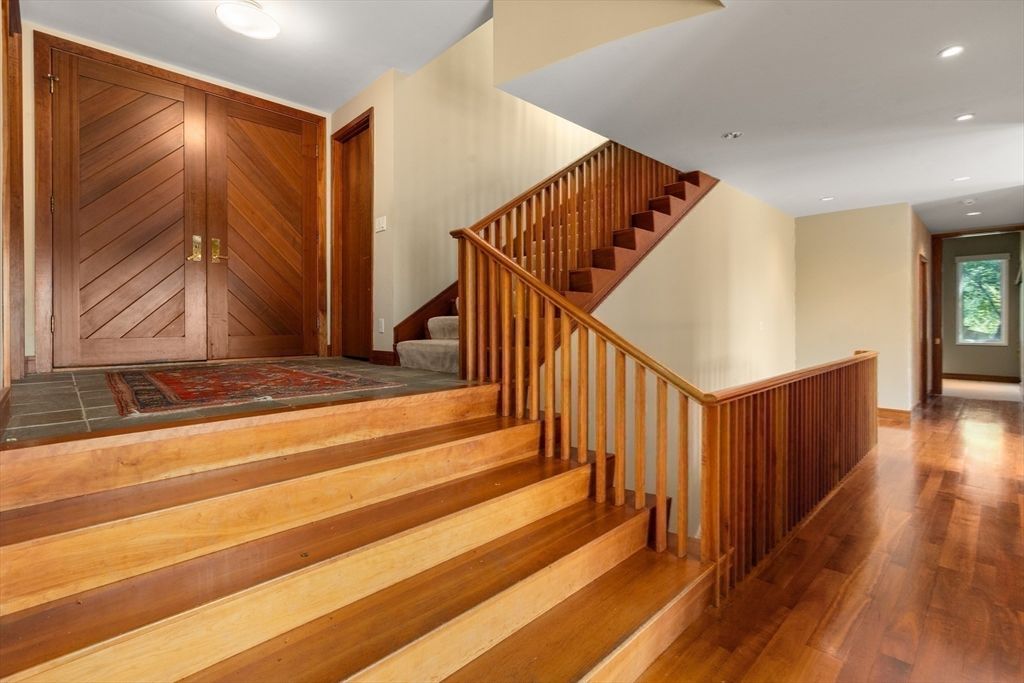 Interior, Recessed Lighting, Wood Texture Flooring