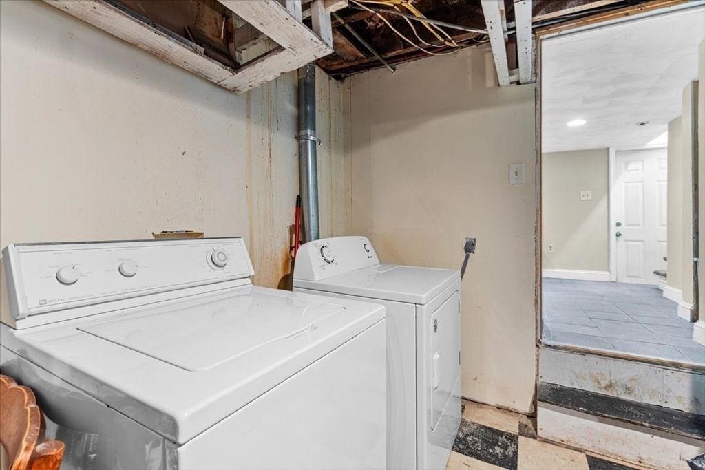 Interior, Recessed Lighting, Utility Closets, Washer