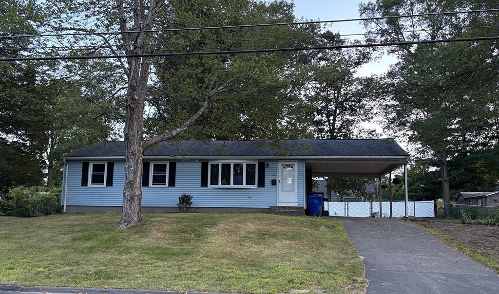 Exterior, Facade, Cape Cod