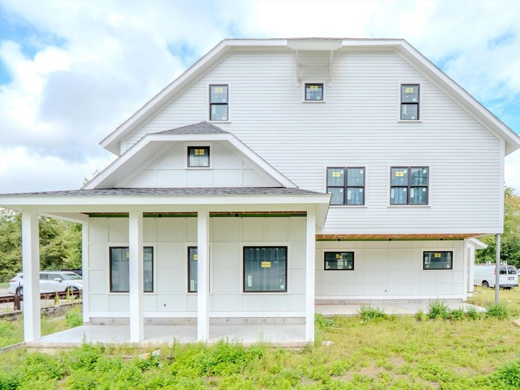 Exterior, Facade, Farmhouse