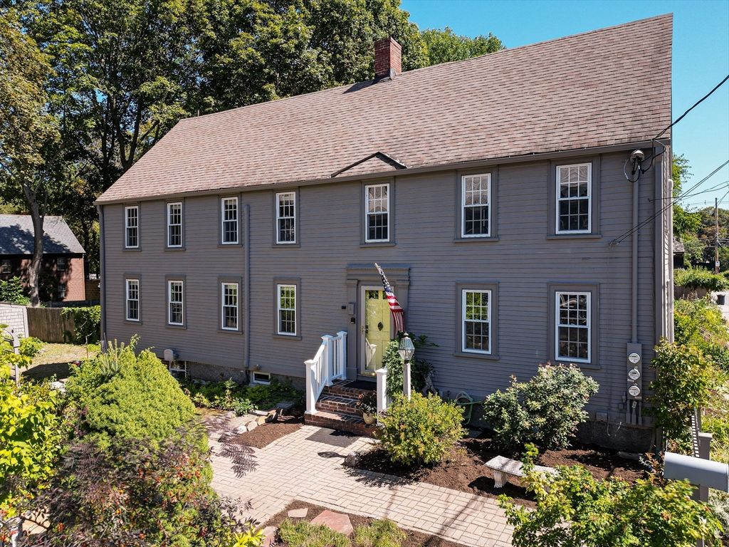 Exterior, Facade, Georgian