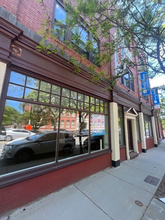 Exterior, Facade, None