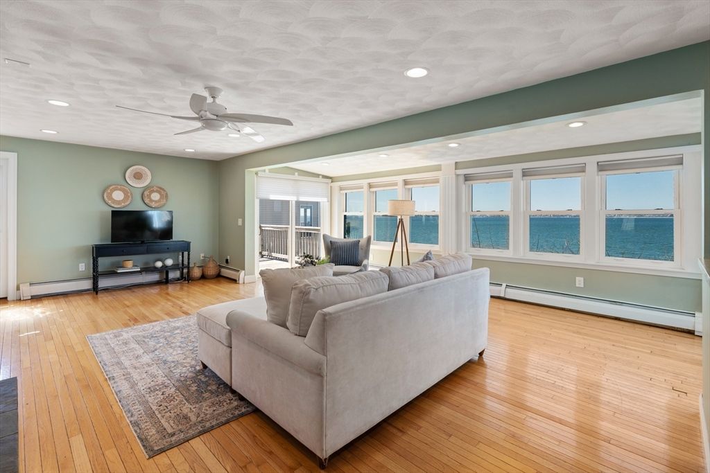 Interior, Living room, Recessed Lighting, Water, Wood Texture Flooring