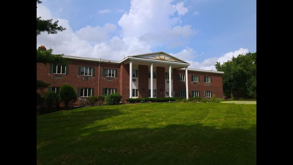 Backyard, Exterior, Facade, Brick Facade, Georgian