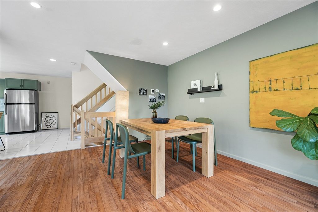 Dining room, Interior, Kitchen, Recessed Lighting, Wood Texture Flooring