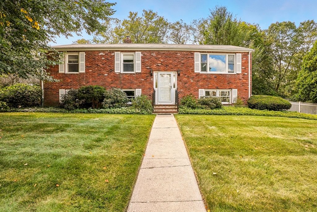 Exterior, Facade, Brick Facade, Raised Ranch