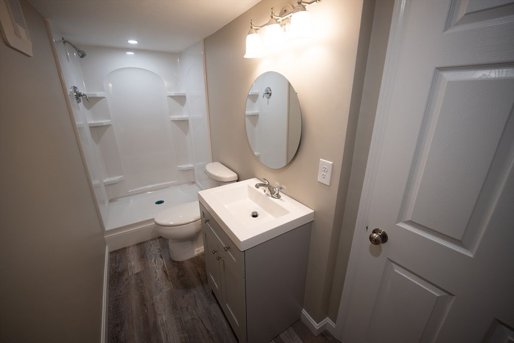 Bathroom, Interior, Recessed Lighting, Wood Texture Flooring
