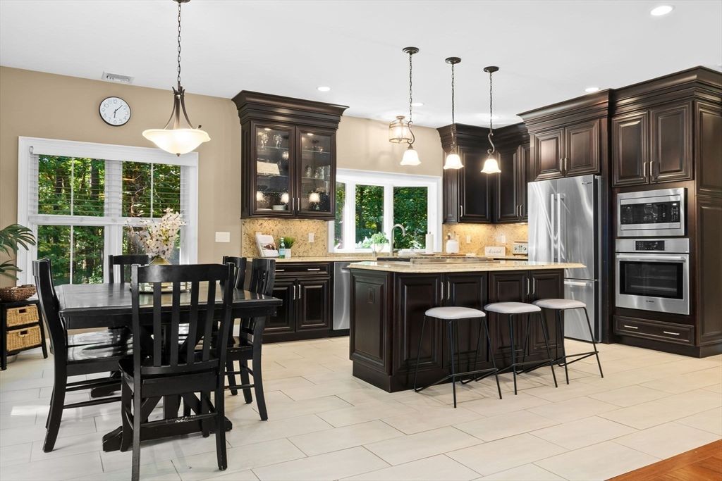 Dining room, Interior, Kitchen, Pendant Lights, Recessed Lighting, Stainless Steel Appliances