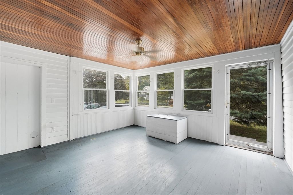 Interior, Sun Room, Wooden Ceilings, Wood Texture Flooring