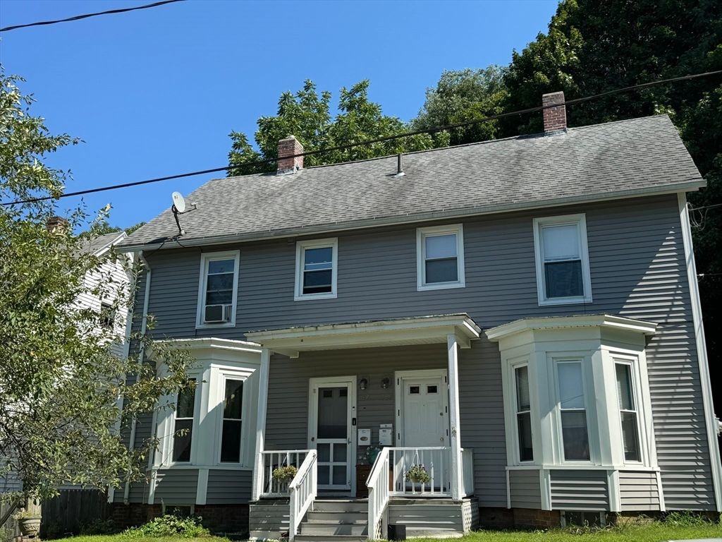 Exterior, Facade, American Foursquare