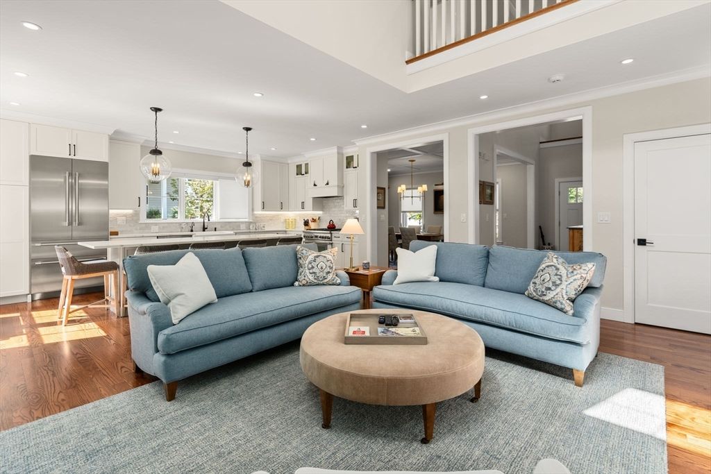 Dining room, Interior, Kitchen, Living room, Pendant Lights, Recessed Lighting, Stainless Steel Appliances, Wood Texture Flooring