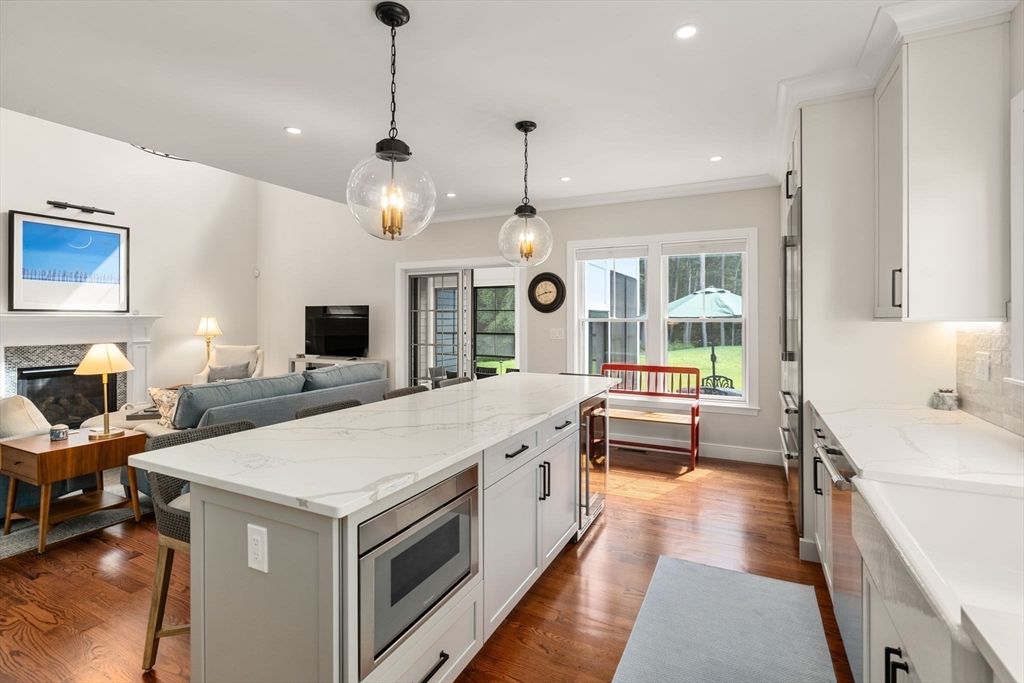 Dining room, Interior, Kitchen, Living room, Pendant Lights, Recessed Lighting, Wood Texture Flooring