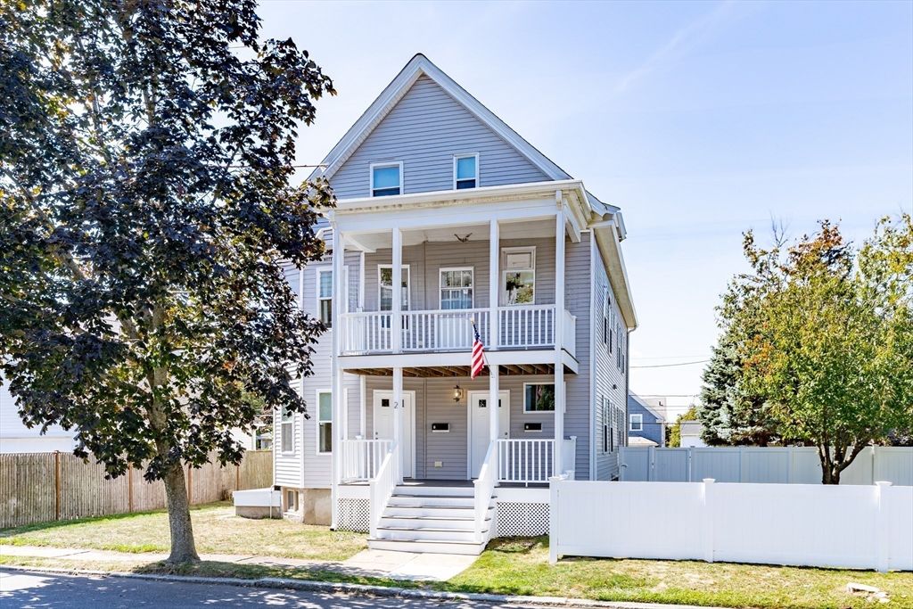 Exterior, Facade, Queen Anne Victorian