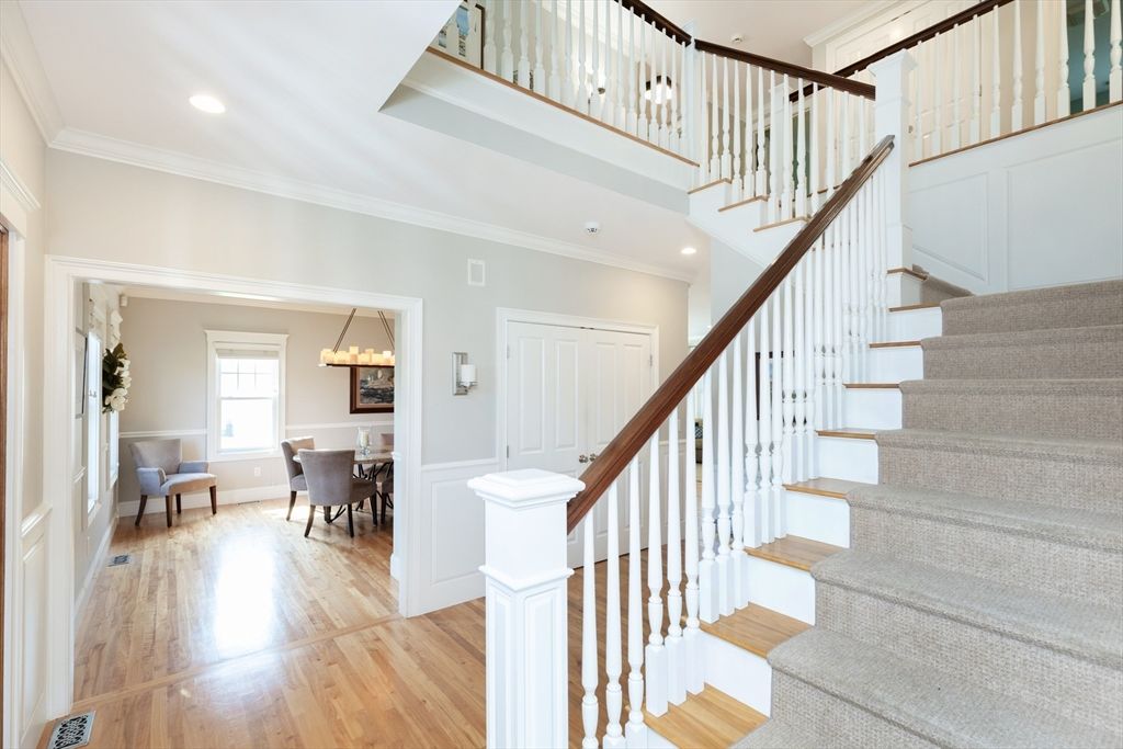 Chandelier, Dining room, Interior, Recessed Lighting, Wood Texture Flooring