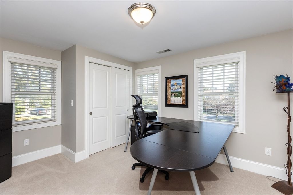 Home Office, Interior