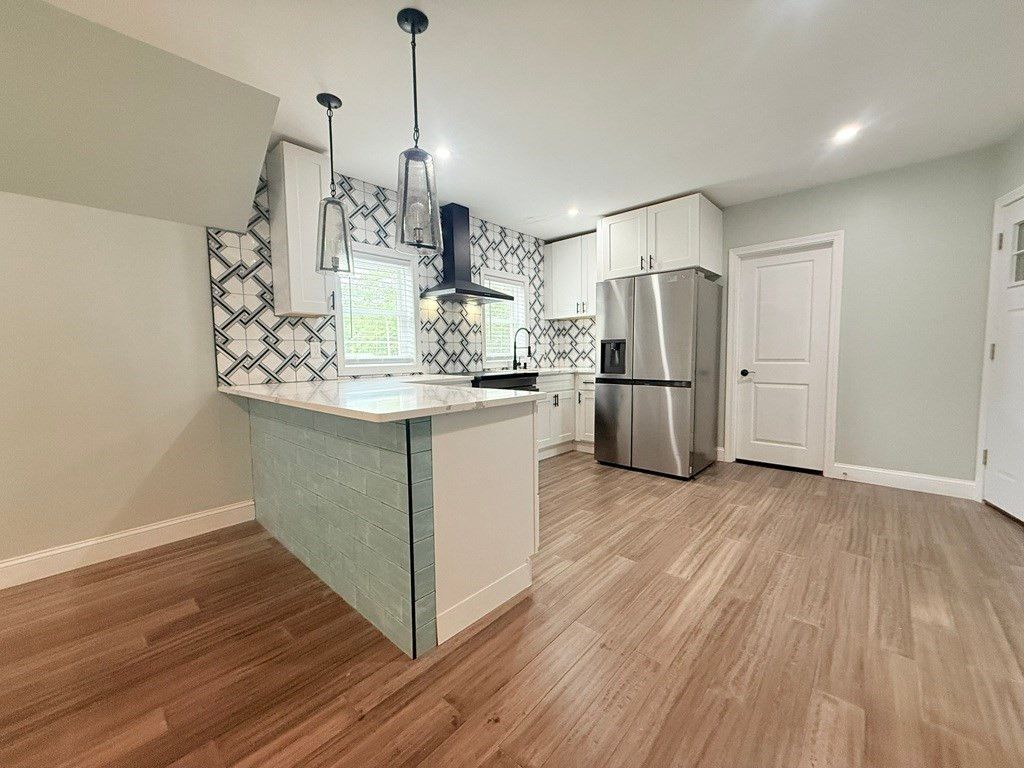 Interior, Kitchen, Pendant Lights, Recessed Lighting, Wood Texture Flooring