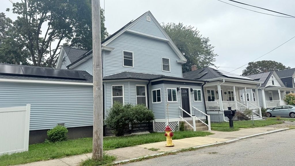 Exterior, Facade, Queen Anne Victorian