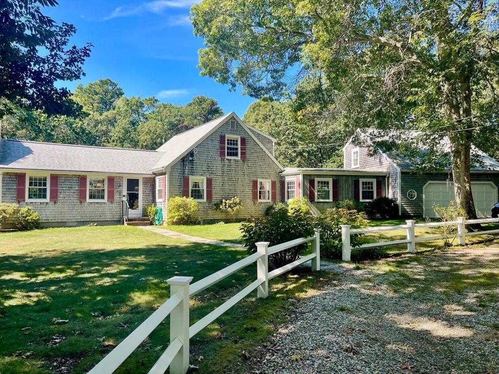 Backyard, Exterior, Facade, Brick Facade, Cape Cod