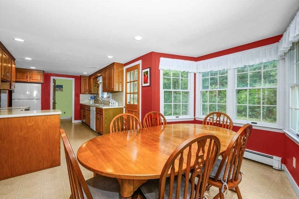 Dining room, Interior, Kitchen, Recessed Lighting