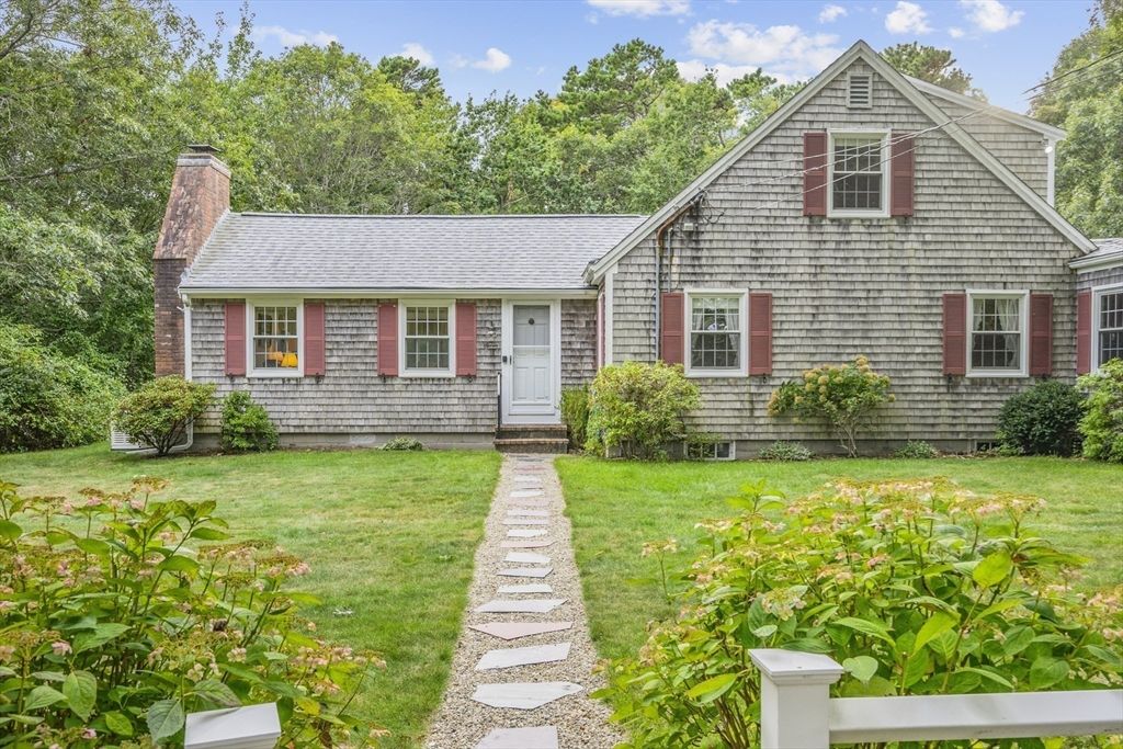 Backyard, Exterior, Facade, Cape Cod