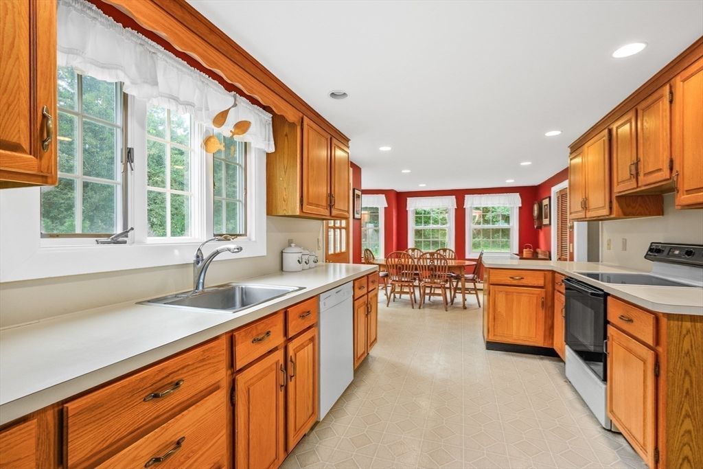 Dining room, Interior, Kitchen, Recessed Lighting