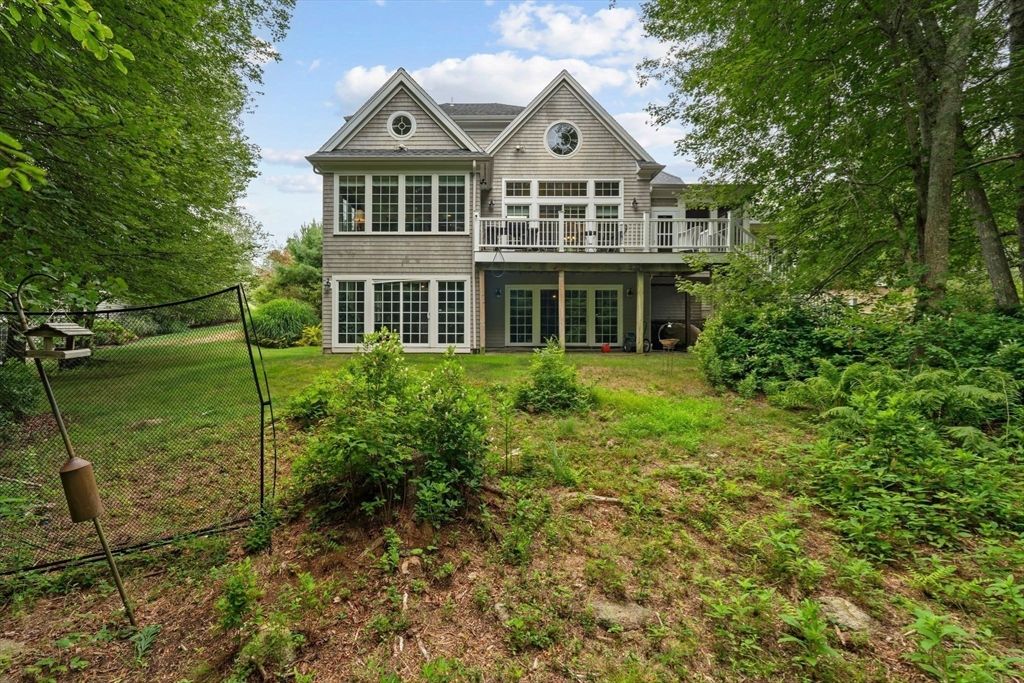 Backyard, Exterior, Facade, Queen Anne Victorian
