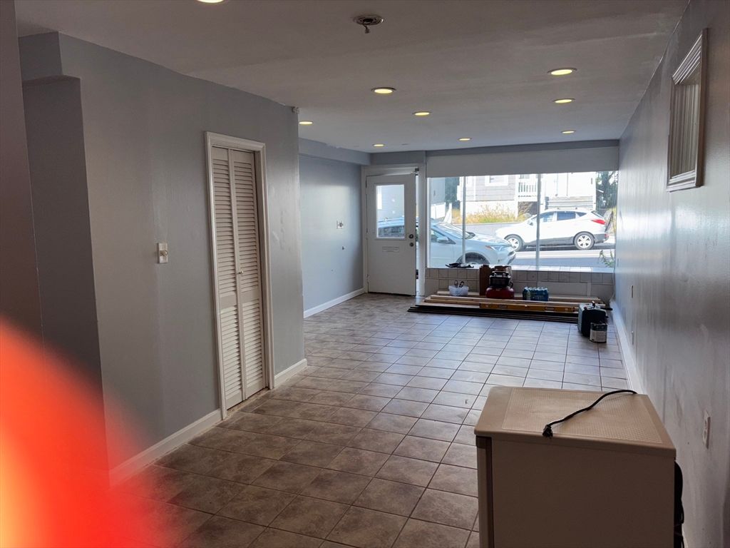 Interior, Recessed Lighting